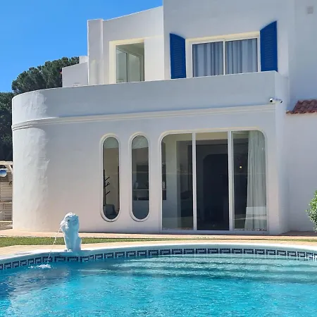 Villa Azul: Luxury Retreat With Private Pool And Club Access Vilamoura