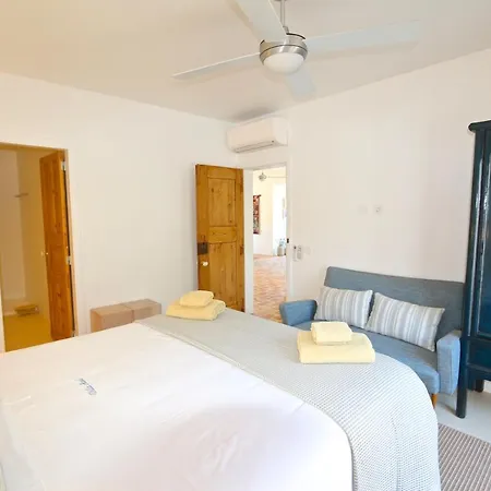 Villa Azul: Luxury Retreat With Private Pool And Club Access Vilamoura