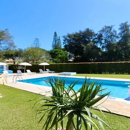 Azul: Luxury Retreat With Private Pool And Club Access