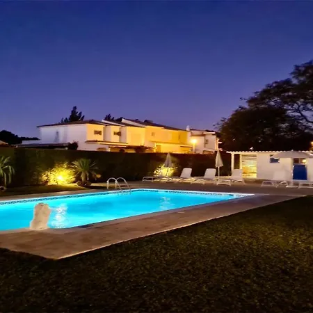 Villa Azul: Luxury Retreat With Private Pool And Club Access Vilamoura
