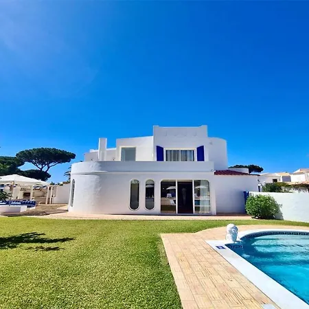 Azul: Luxury Retreat With Private Pool And Club Access Villa Vilamoura