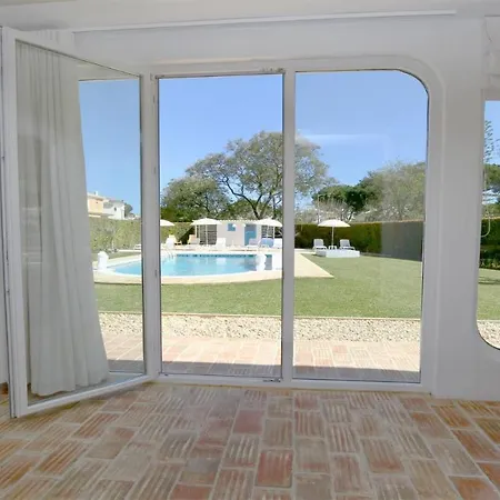 Villa Azul: Luxury Retreat With Private Pool And Club Access
